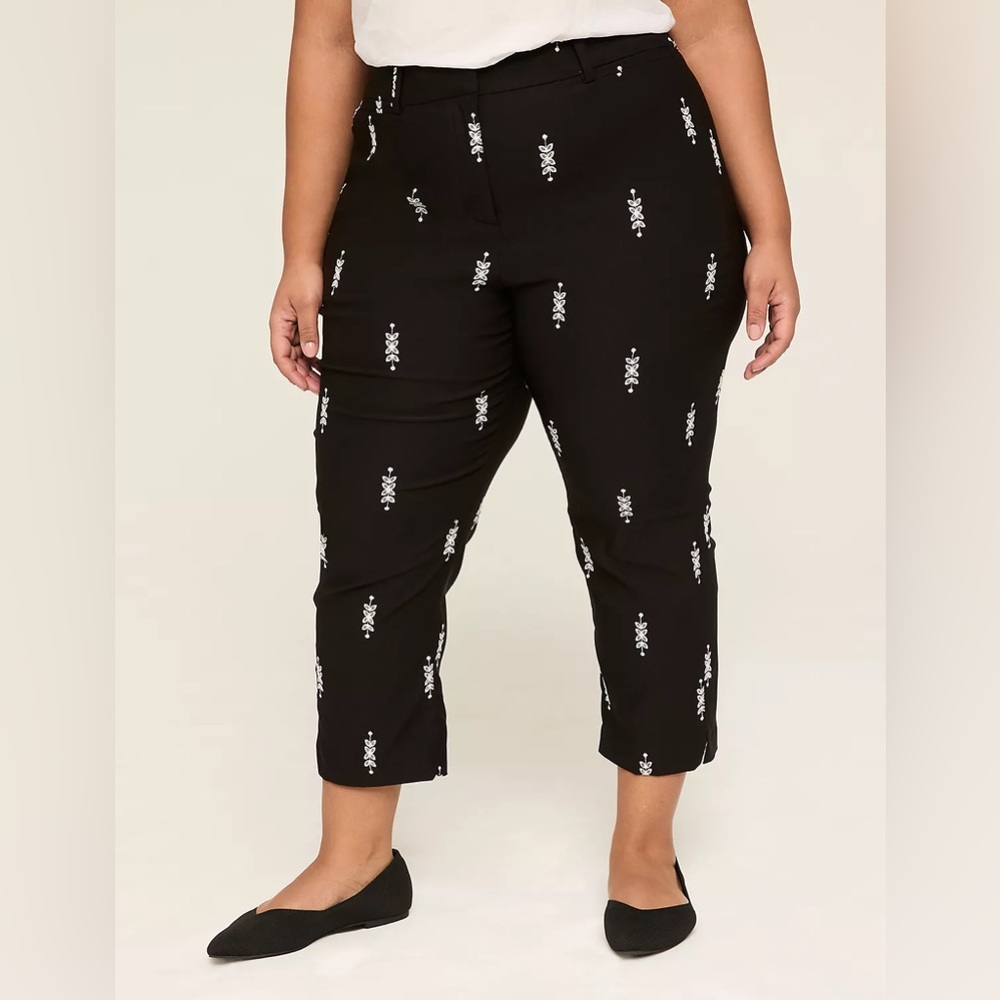Lane Bryant Embroidered Slim Capri Pants Black White Plus Size NWOT | Size: 18